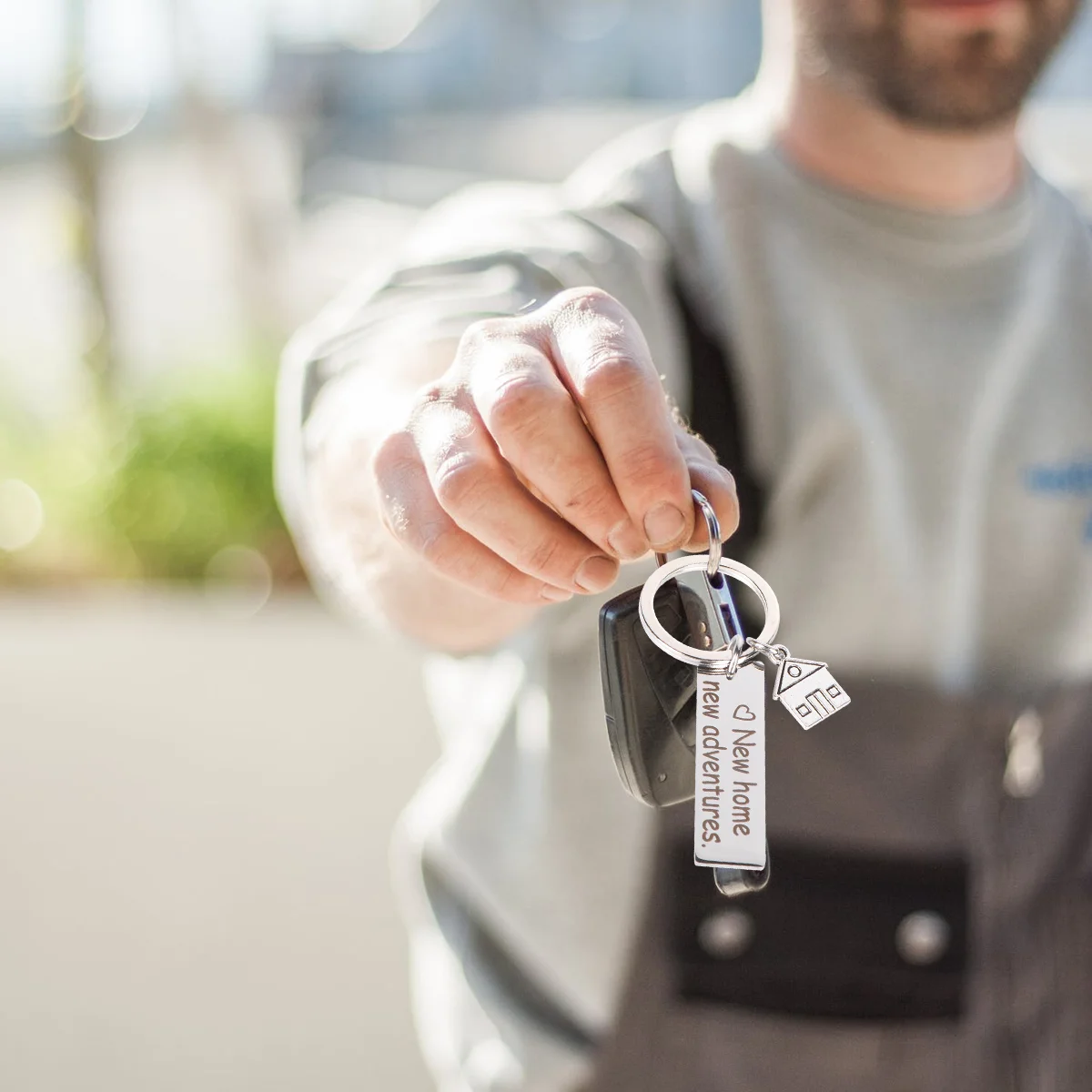 

2Pcs New Home Keychain 2021 New Adventures Keyring New House Closing Jewelry Bag Purse Charms Pendant For Homeowner