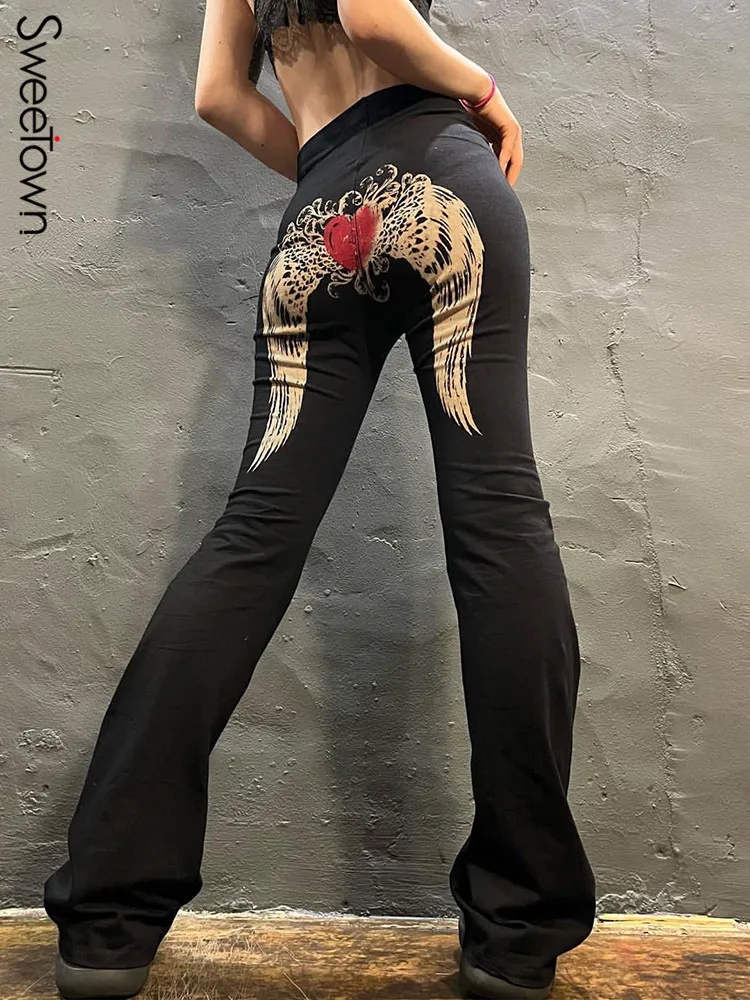 

Черные Облегающие пикантные женские расклешенные брюки Sweetown Y2K с принтом в виде крыльев винтажная уличная одежда в эстетике 90-х с высокой та...