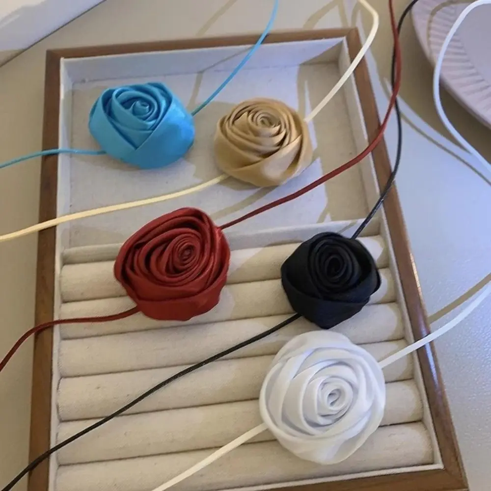 Атласное колье с цветком розы романтическая регулируемая цепочка на ключицу