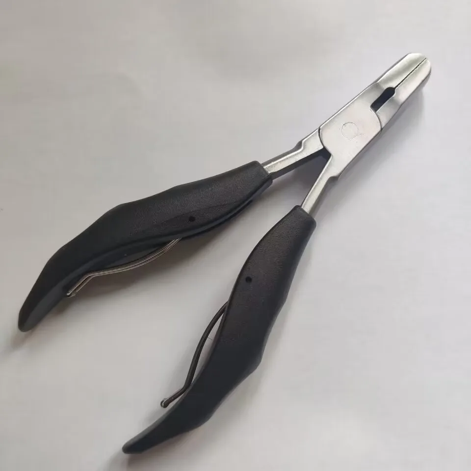 

1pcs Black Flat Shape Plier with Small Grooves Pre-Bonded Hair Extension Clamp