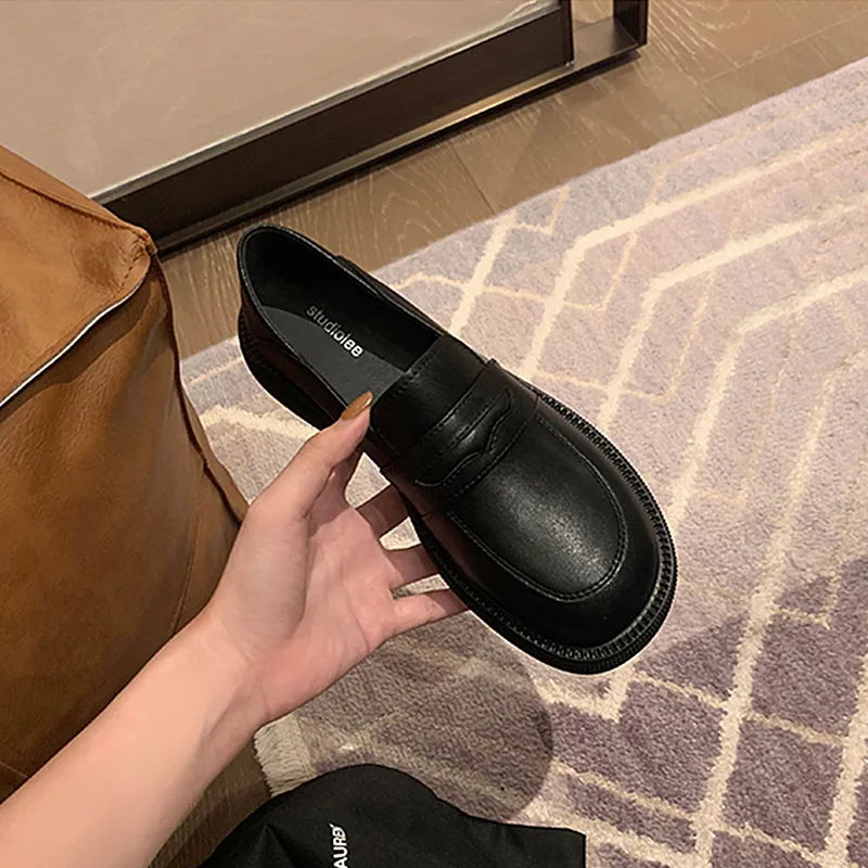 Ladies Flat Shoes  Loafers Patent Leather Solid Color Breathable  Non-Slip Soft Sole  Sneakers  Women