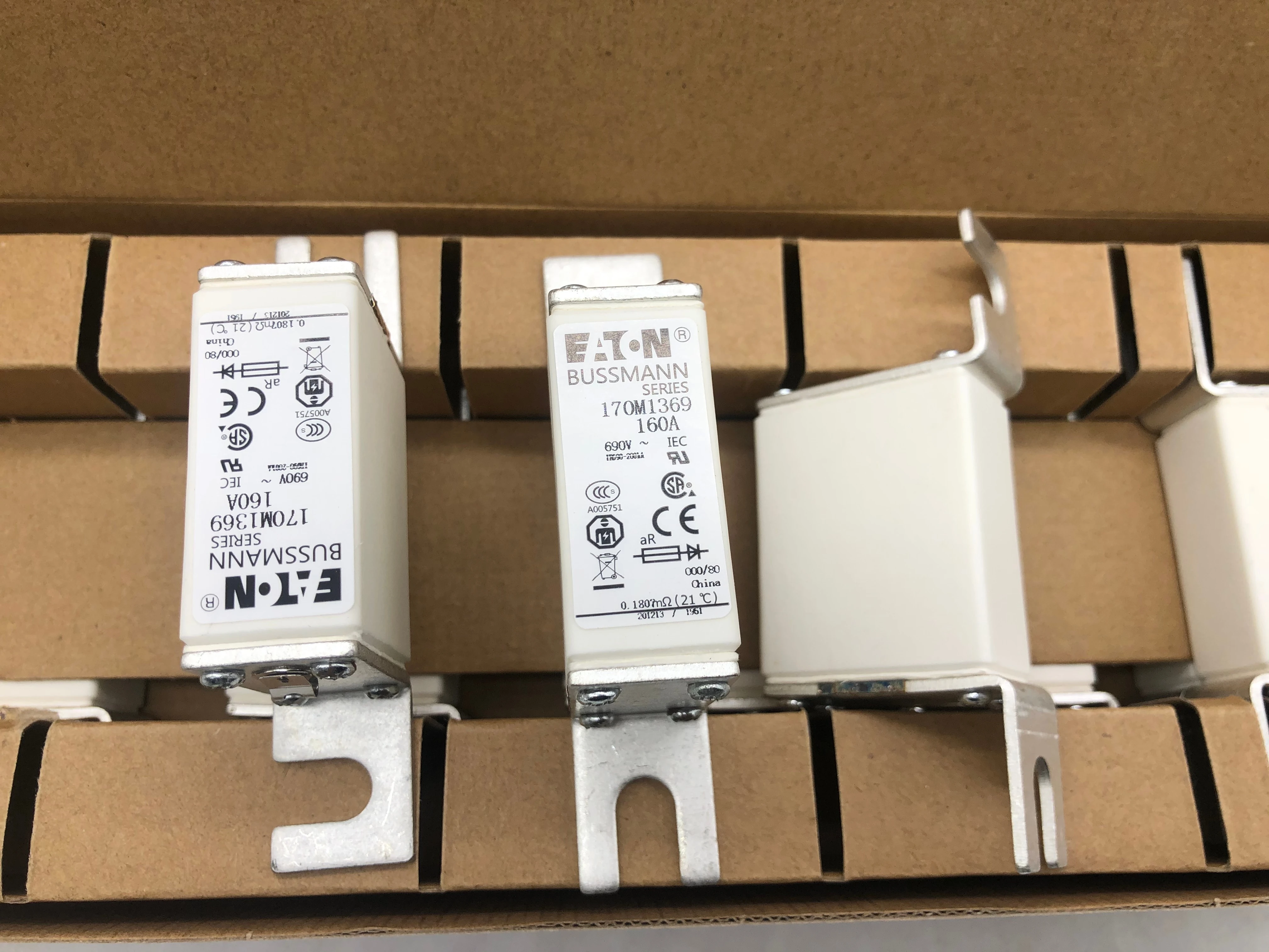 

Новый модуль предохранителей 170M1369 690V160A