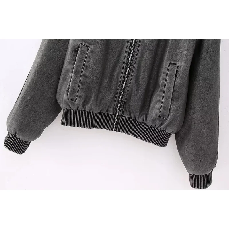 Рисунок 4 - Куртка-бомбер женская с карманами