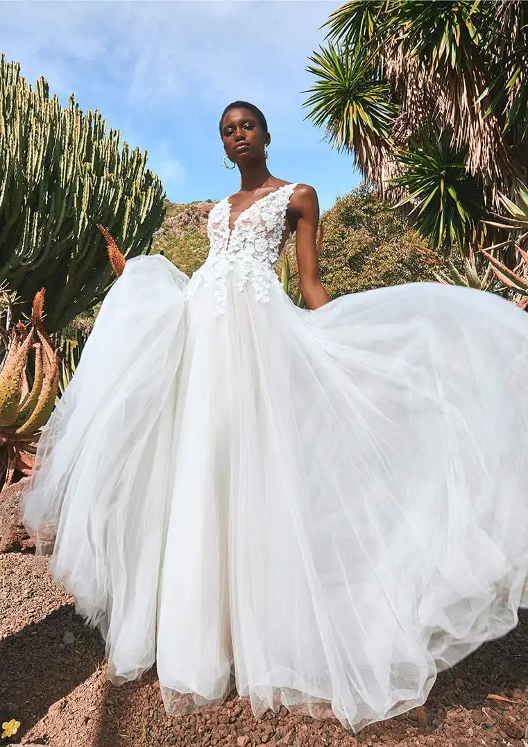 

Miaoduo African Wedding Dress Deep V-neck Nude Sheer Bridal Gowns Backless Tulles Woman Dresses vestido de noiva