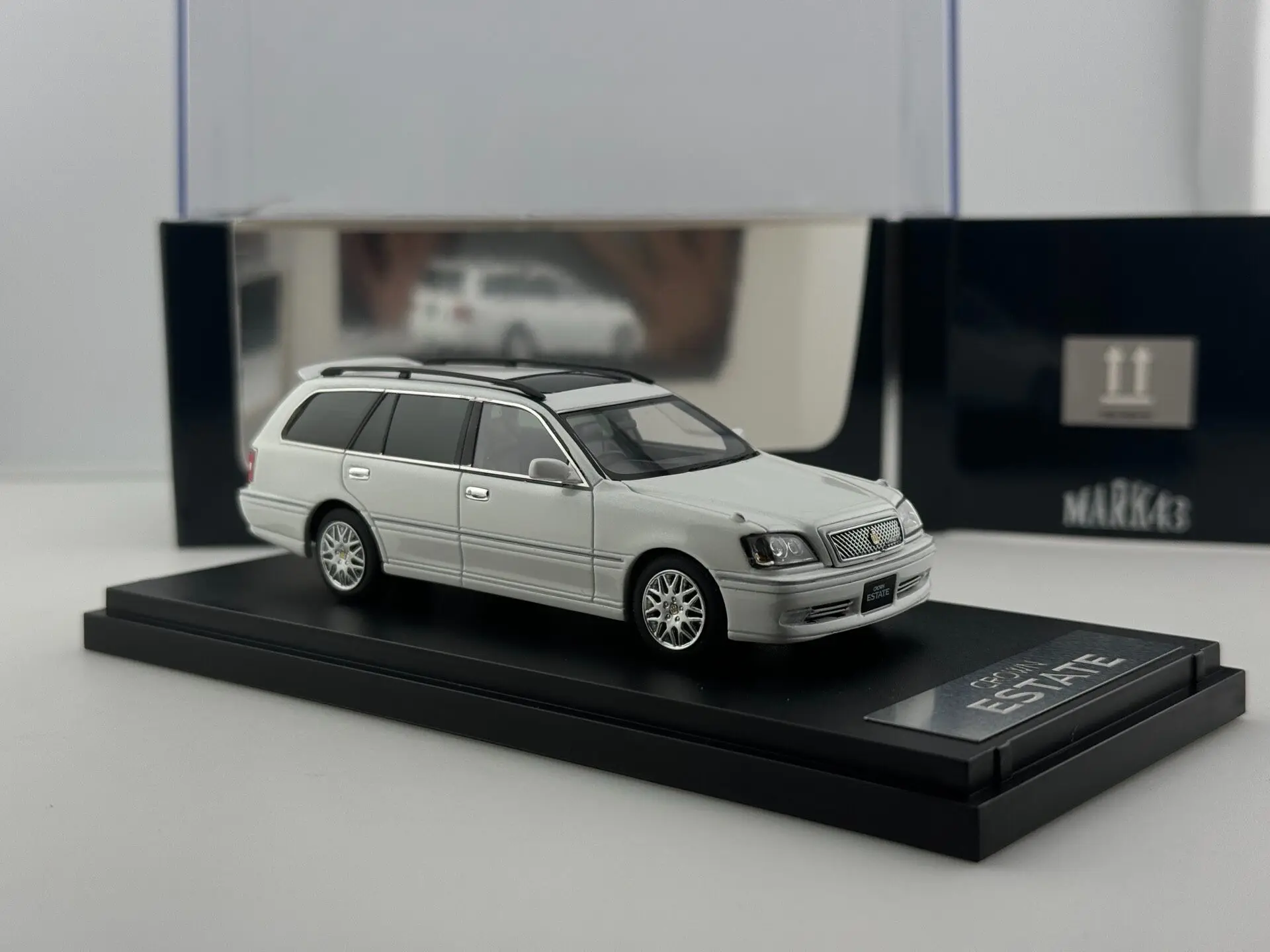 Фото Модель автомобиля Toyota Crown Mark43 в масштабе 1/43 из смолы №2