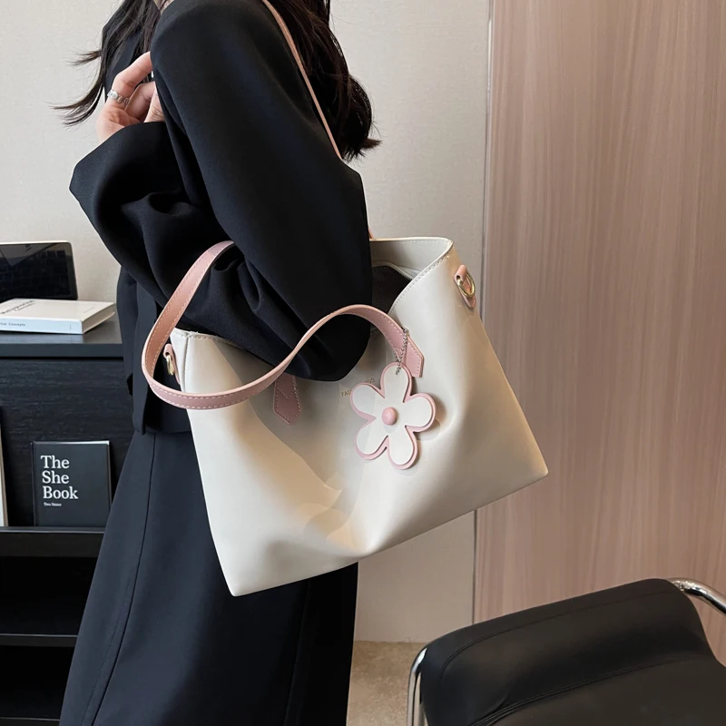 

Fashion New Large Capacity Women's PU Leather Single Shoulder Bag Simple Casual Wide Shoulder Strap Ladies Commuter Tote Bags