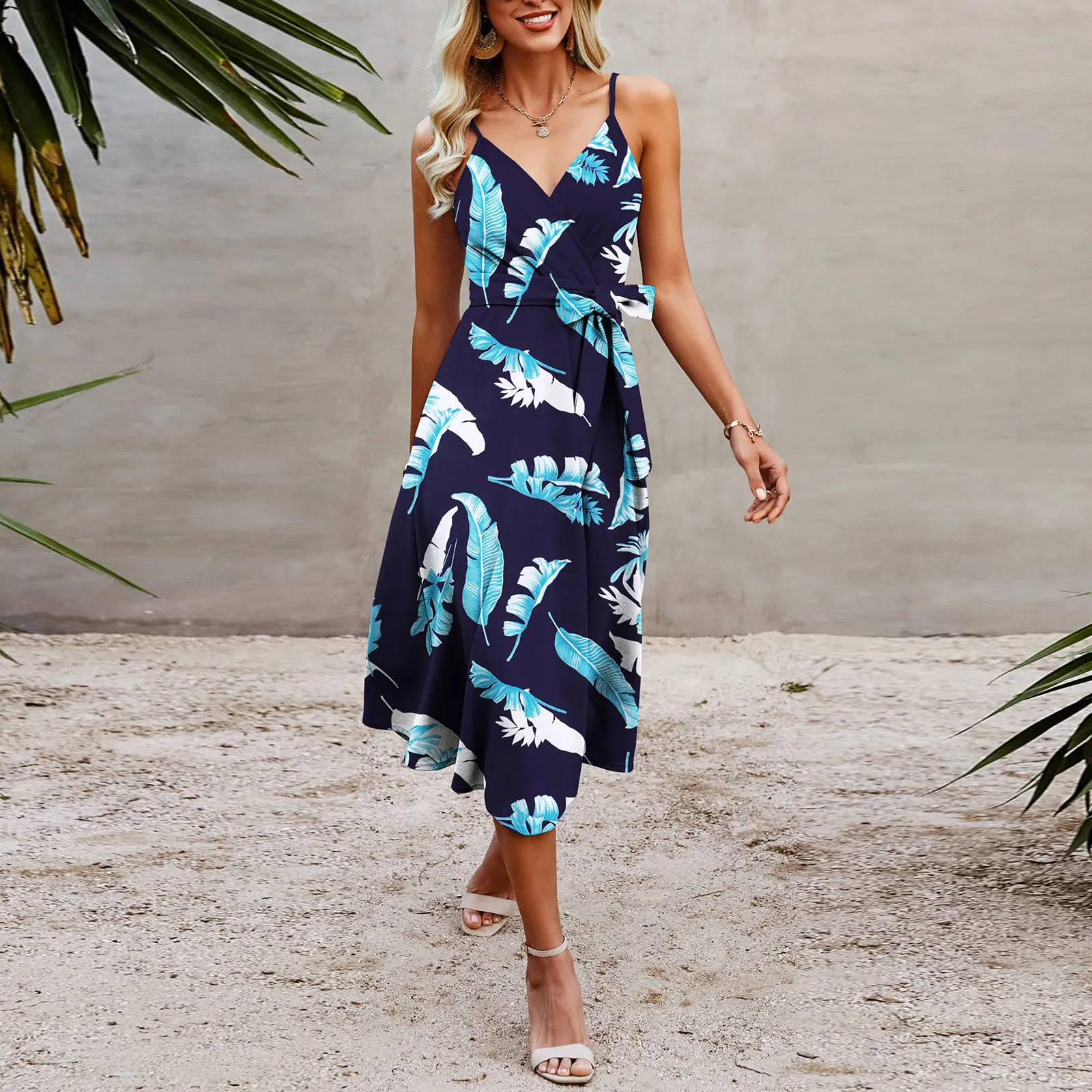 

Платье женское с V-образным вырезом, пляжный сарафан-трапеция в стиле бохо, на бретелях-спагетти, с цветочным принтом, без рукавов, на лето