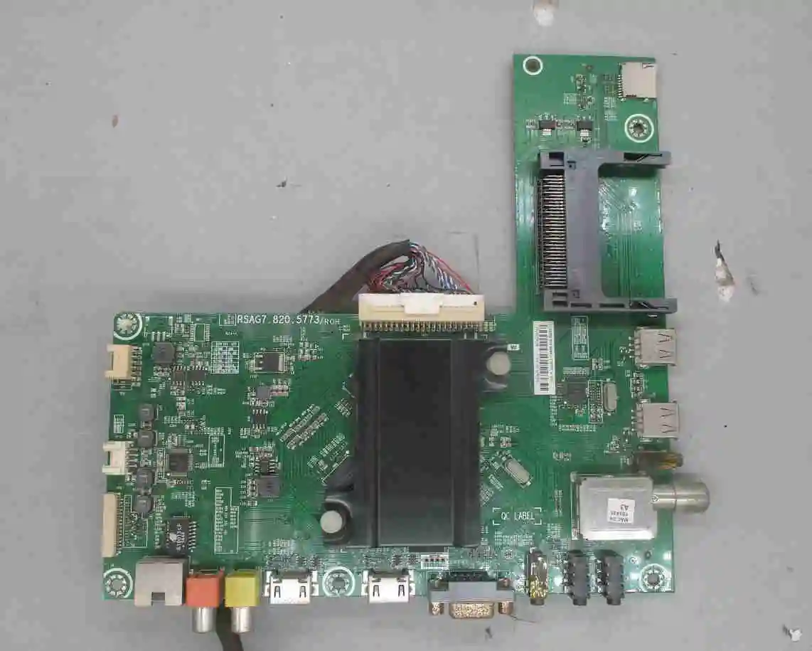 

Разборка основной платы Rsag7 от Hisense Led55k370 (bom4) 176779 820.5773 экран фотосессия