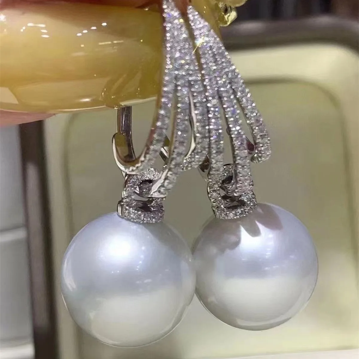 

COLORFISH 18K Pure Gold Pendants Big Round 10-11mm Australia White Seawater Pearl Diamond Splittable Earrings Jewelry For Women