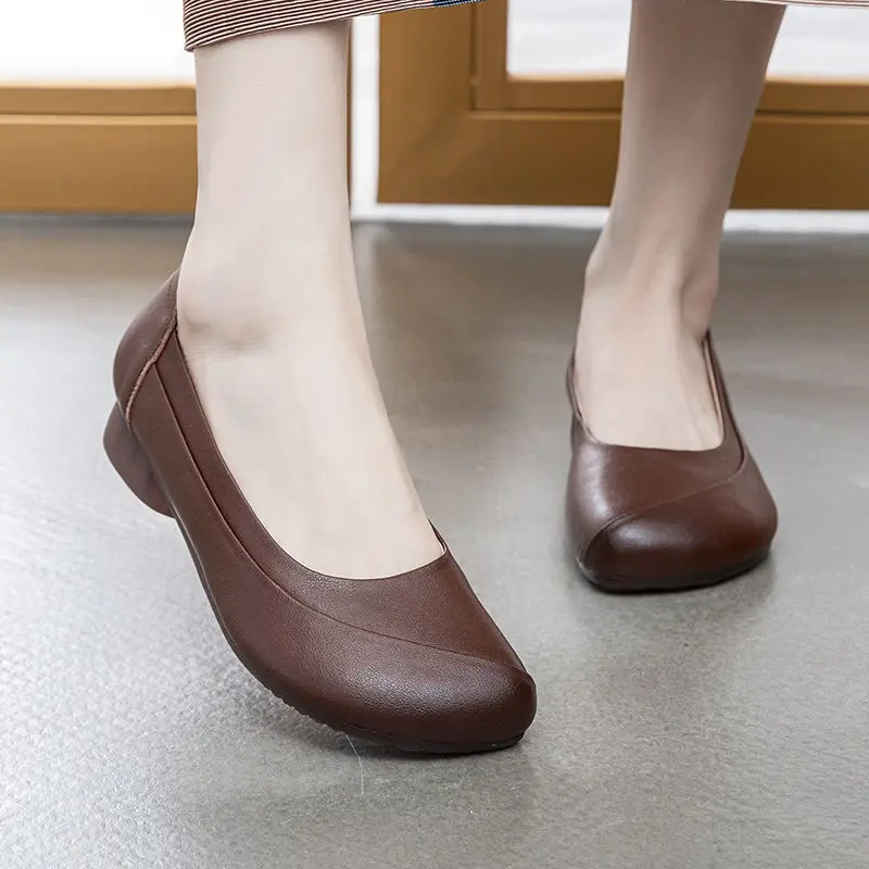 

Mother's Shoes Soft-soled Shoes 2021 Women's Autumn New Flat-soled Comfort Shoes Soft Surface Non-slip Grandma Shoes Woman Shoes