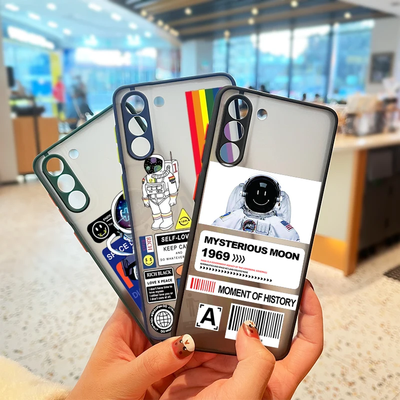 

Cosmos Astronaut For Samsung S21 20 10 8 9 M62 51 31 30S 20 FE Lite Plus (5G) Frosted Translucent Funda Capa Phone Case