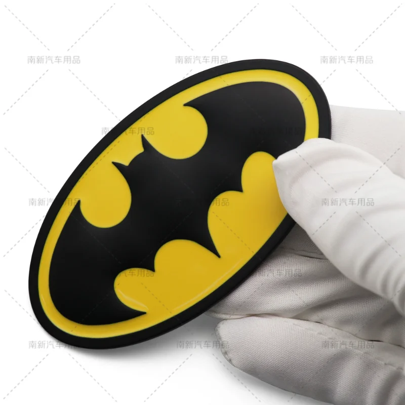 

Металлические наклейки с логотипом летучей мыши Бэтмена, модные аниме-наклейки, светоотражающие наклейки на заднее лобовое стекло багажника, декоративные аксессуары