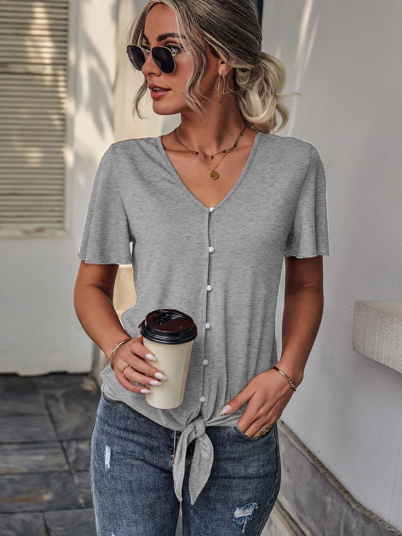 

Butterfly Sleeve Knot Hem Top