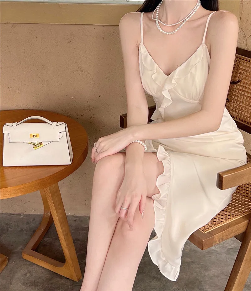 

Женское облегающее мини-платье с V-образным вырезом и оборками по краям, без рукавов, с открытой спиной, элегантная однотонная клувечерние ч...