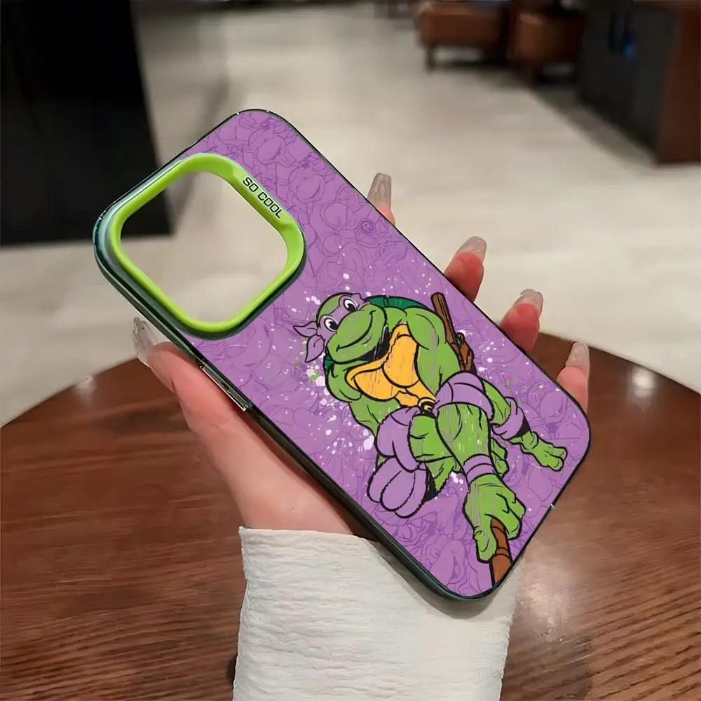 Яркий серебристый чехол для телефона с изображением черепашек-ниндзя iPhone 15 Pro Max 14