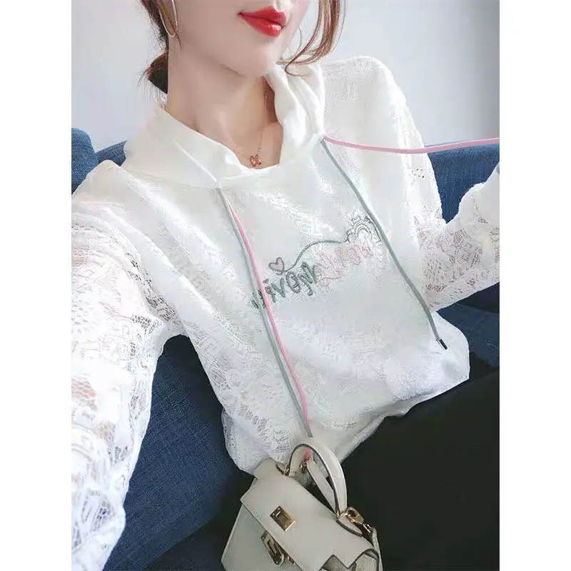 

Lace Stitching Contrast Color Hand Embroidery 2022 Spring New Sweater Fashion All-match Casual Long-sleeved Top