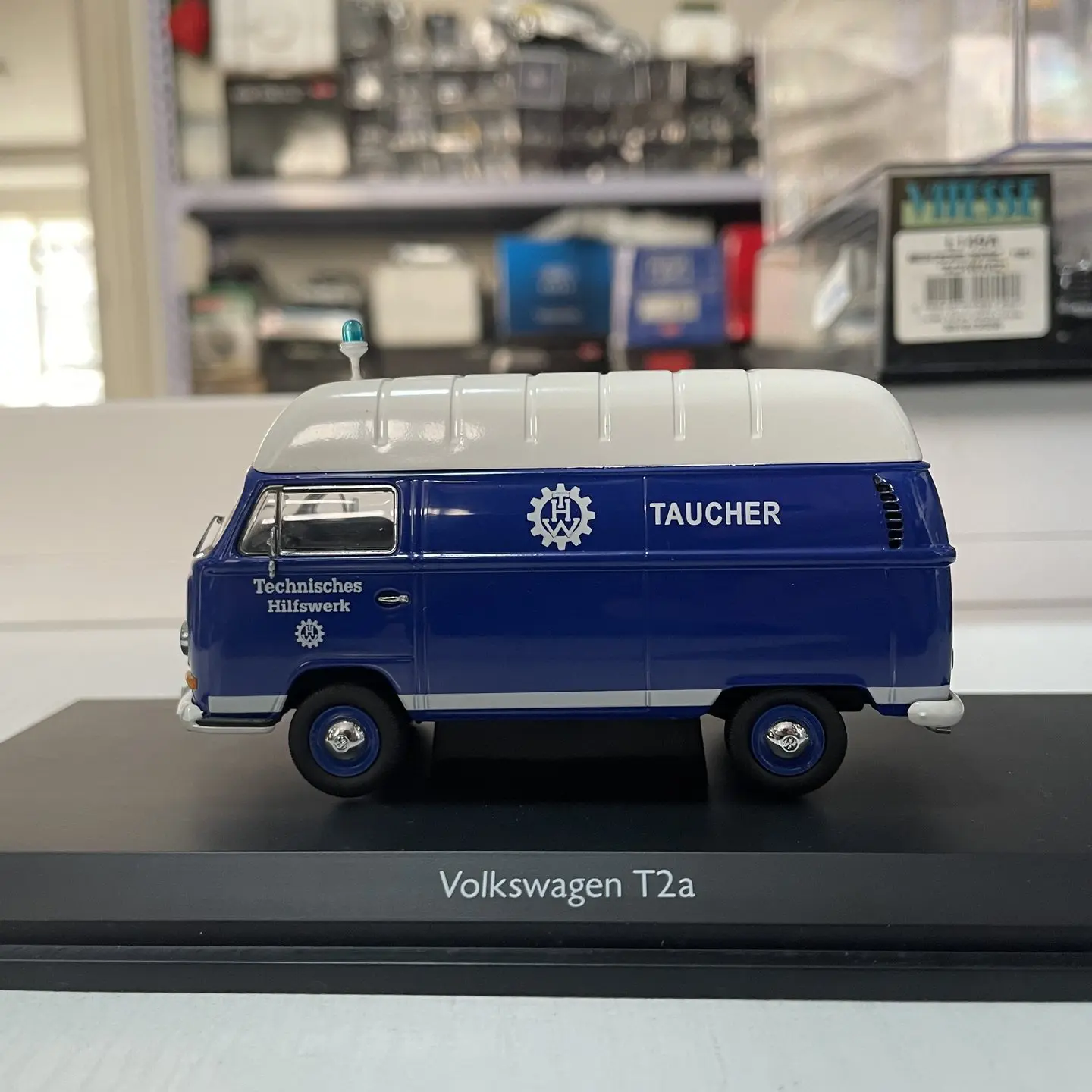 Фото Модель грузовика Schuco T2A THW Taucher из литого сплава, масштаб 1:43, классика, ностальгия, подарки для взрослых, сувенир, статическая модель для демонстрации №2