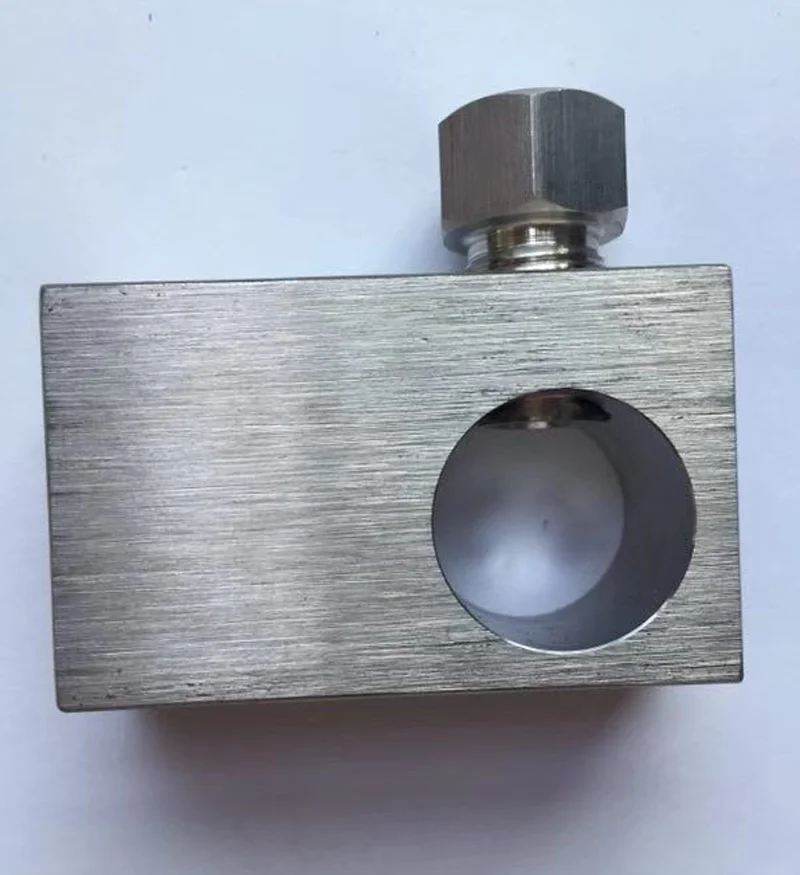 Водоструйная абразивная смесительная камера, соединяющая кронштейн станка с ЧПУ