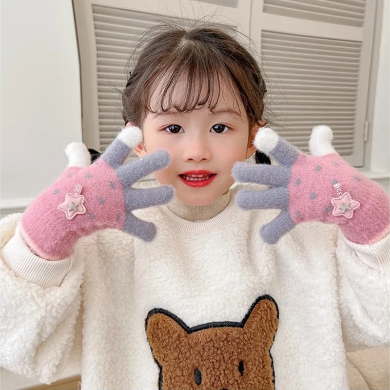 Рисунок 2 - Зимние перчатки для девочек варежки