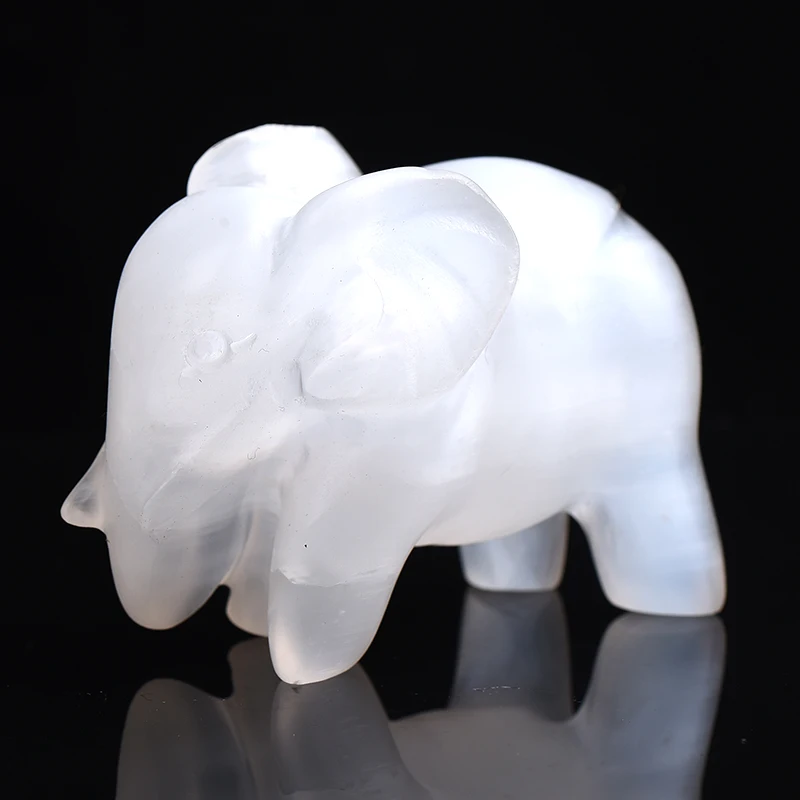 Натуральный кристалл селенит в форме животного минеральный образец