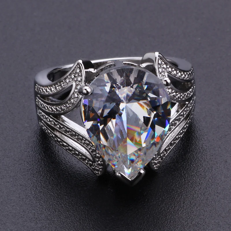

Pear shaped water drop shape inlaid with white stone women's engagement ring