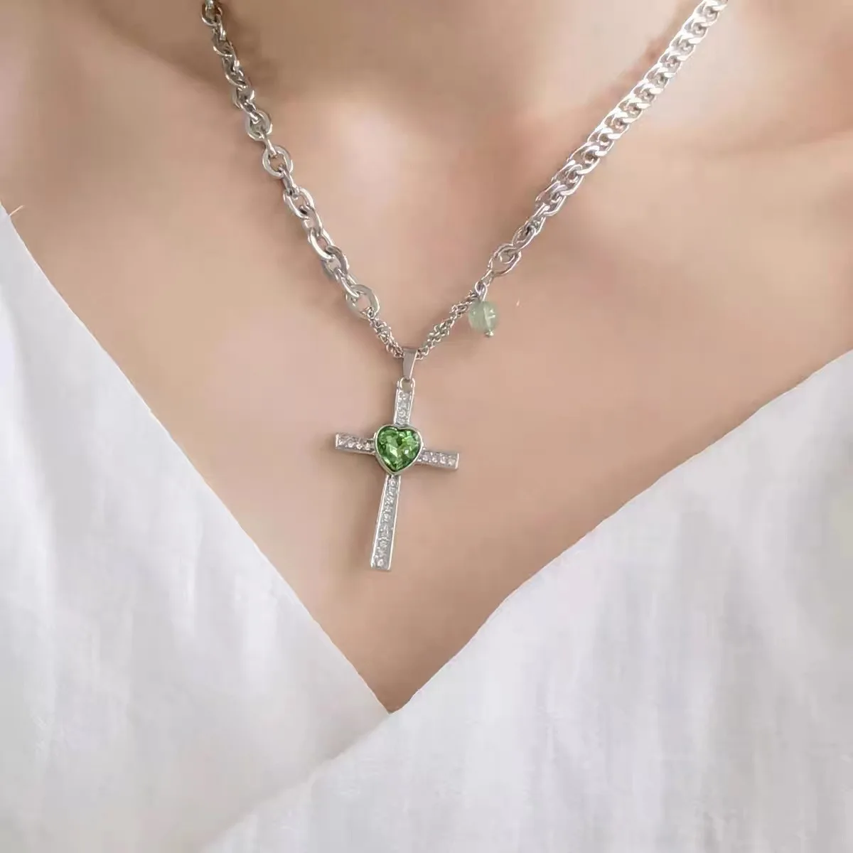 Зеленое серебряное ожерелье с крестом для женщин изящное женское