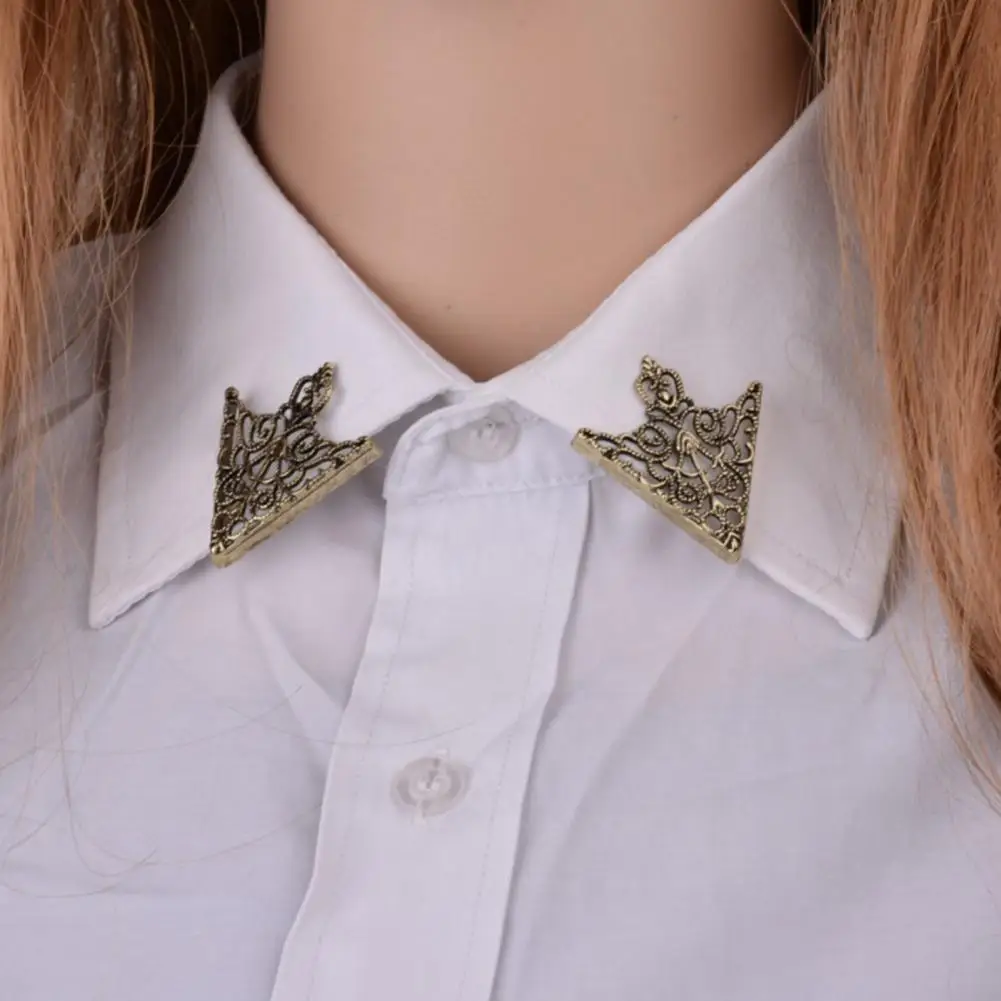 

1 Pair Vintage Triangle Shirt Collar Pin Collar Brooch Hollow Palace Style Collar Buckle Brooch Neck Clip Outfit Accessories