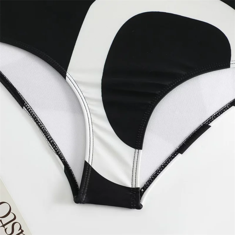 Рисунок 6 - Купальник женский цельный