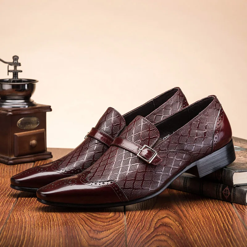 

2022 Fashion Men's Leather Shoes Business Glossy Solid Color Loafers Male Casual Shoes Metal Buckle Design Footwear Men's Shoes