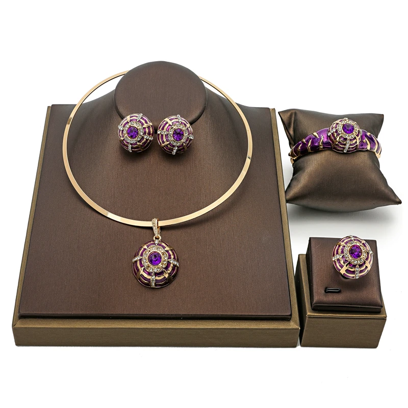 

Комплект из колье, серёг, браслета и кольца