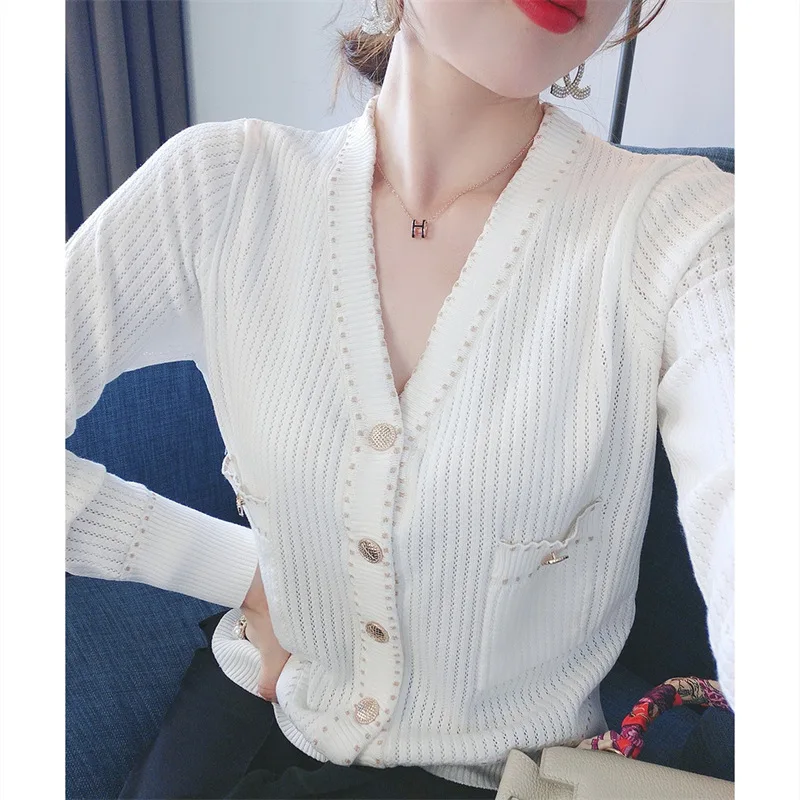 

Маленький очаровательный вязаный весенне-осенний Новый кардиган с длинными рукавами Тонкий Модный контрастный топ с V-образным вырезом