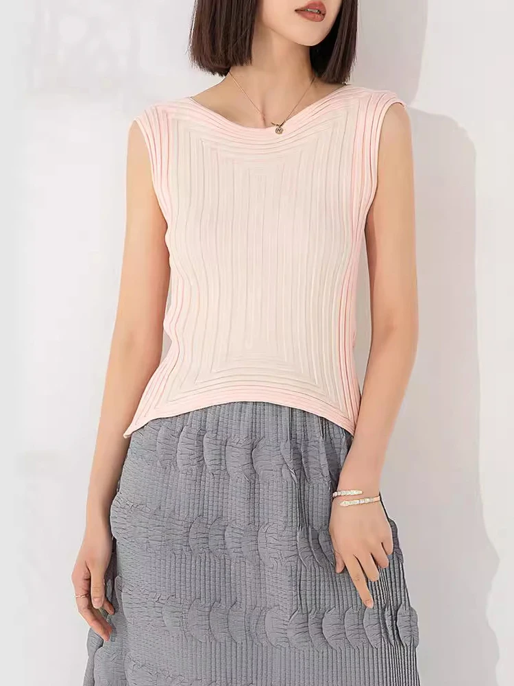 Женская плиссированная футболка GVUW с V-образным вырезом без рукавов цветным