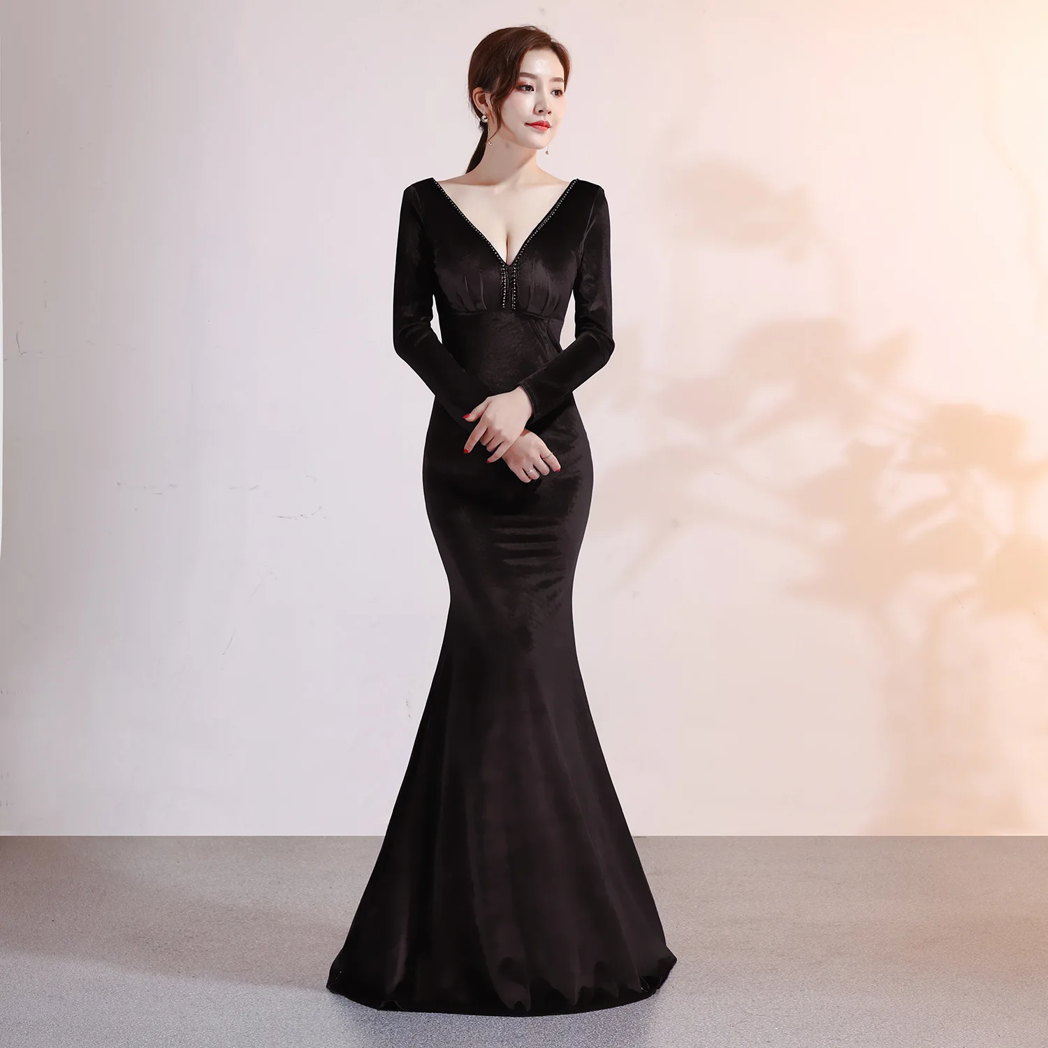

Mermaid Wedding Dress Burgundy V-Neck Backless Long Sleeve Velvet Evening Party Ball Gown Floor-Length Vestido de fiesta korean