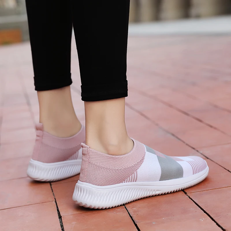 Women's Walking Shoes Fashion Slip-On Lightweight Breathable Flat Comfort Sneakers Geometric Lattice Checkered Casual Shoes