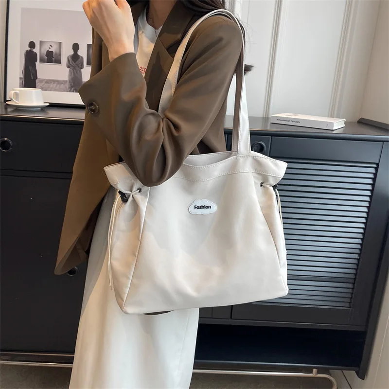 

Large Capacity Bag New Fashion Casual Versatile Portable Shoulder Women's Simple Commuter Tote Bag