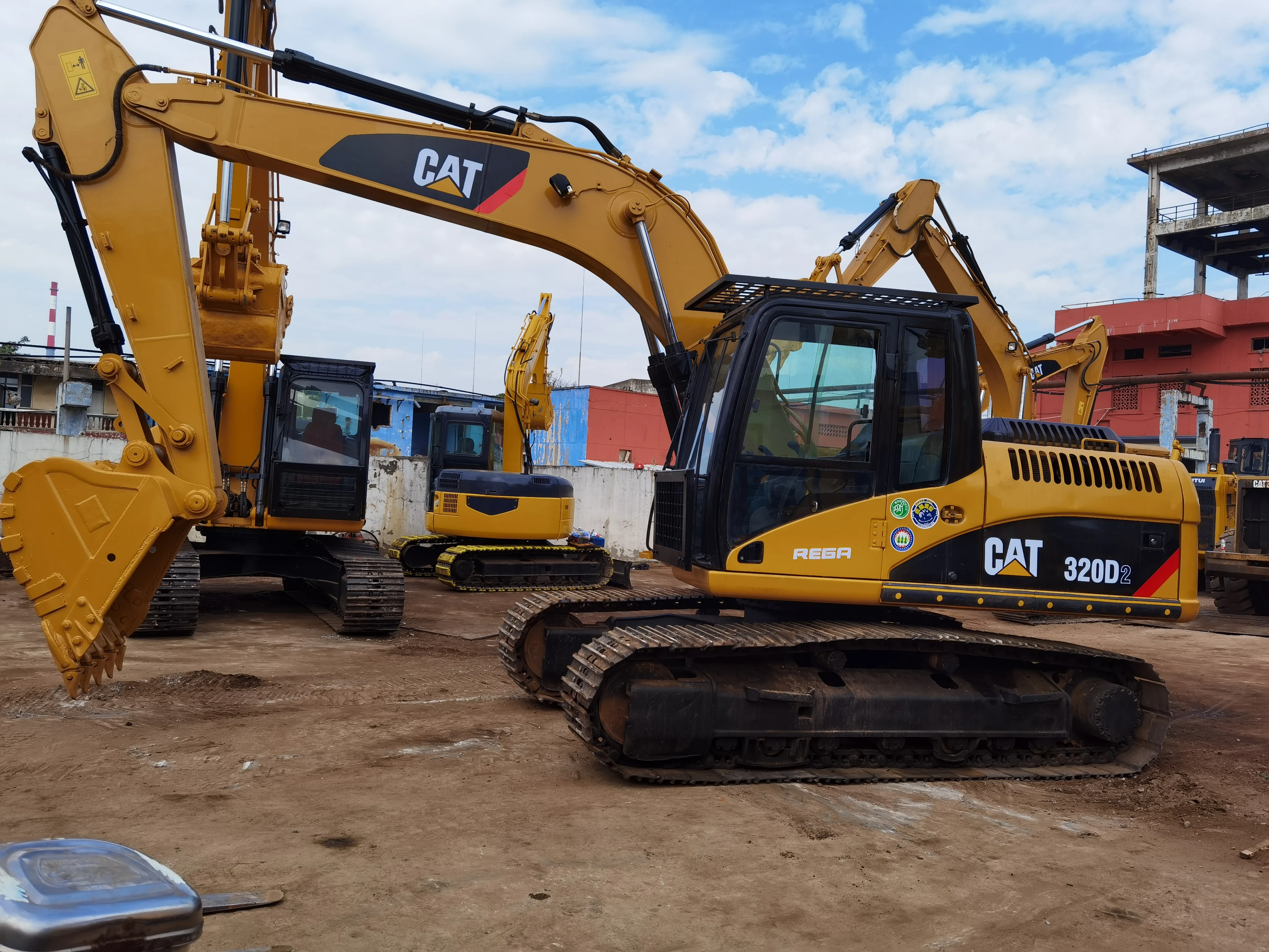 Рисунок 4 - Хорошая цена, б/у экскаватор Cat 320D2