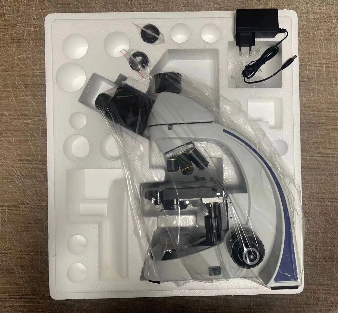 Микроскоп для лабораторного бинокулярного тринокулярного биологического