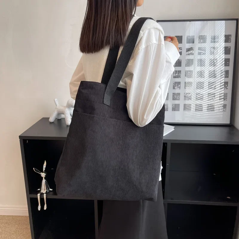 Женская вельветовая сумка на плечо большой вместимости новинка весны 2023 модная