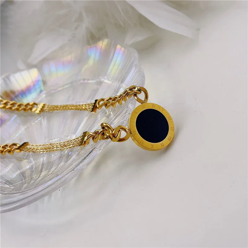 

Stainless Steel Fashion Black And White Shell Pendant Necklace For Women INS Personality For Girlfriend Gift Jewelry