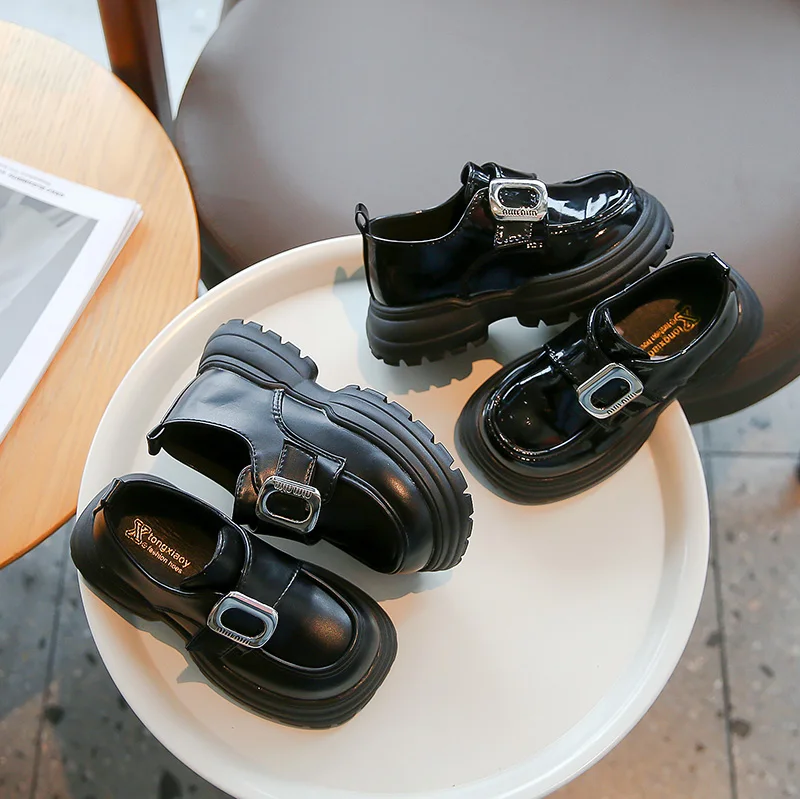 Детские кожаные туфли для девочек модные повседневные с металлической пряжкой