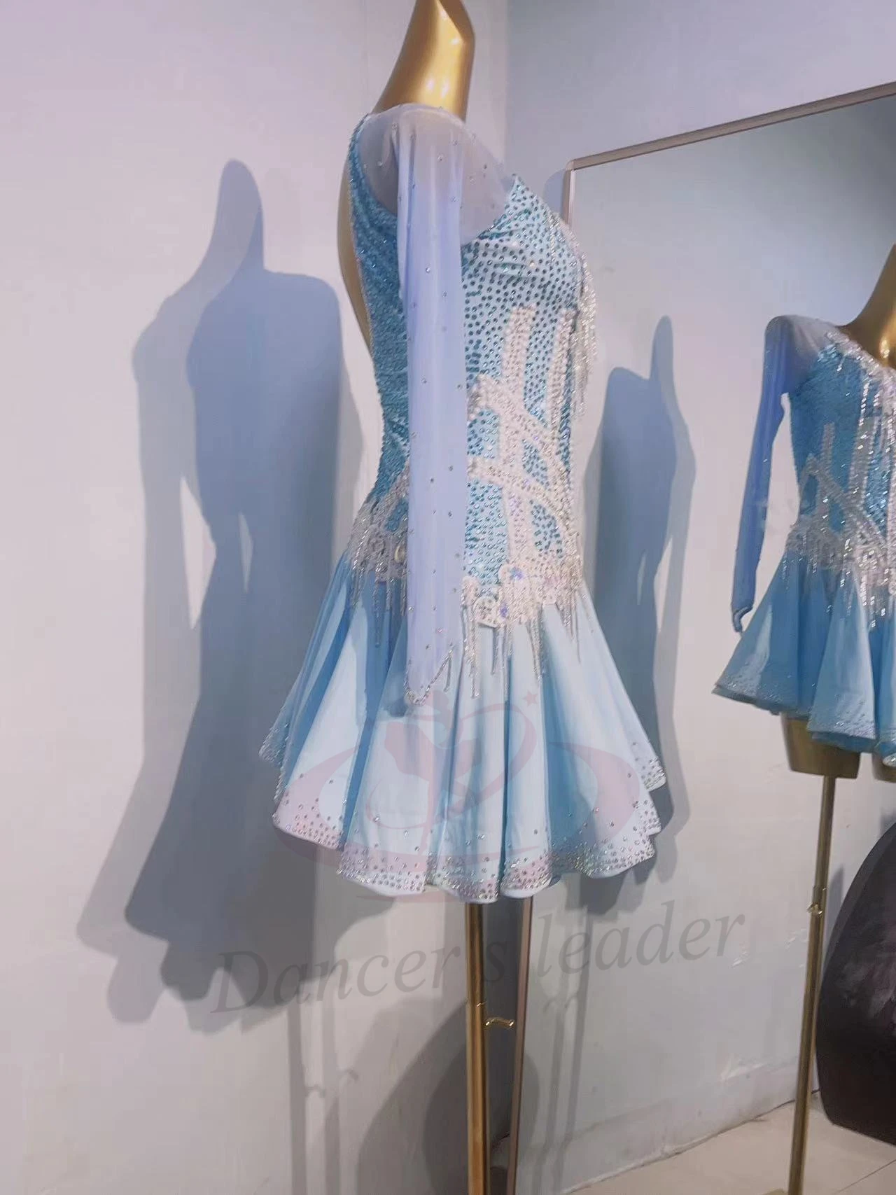 Женское высококачественное белоснежное платье для соревнований по латинским