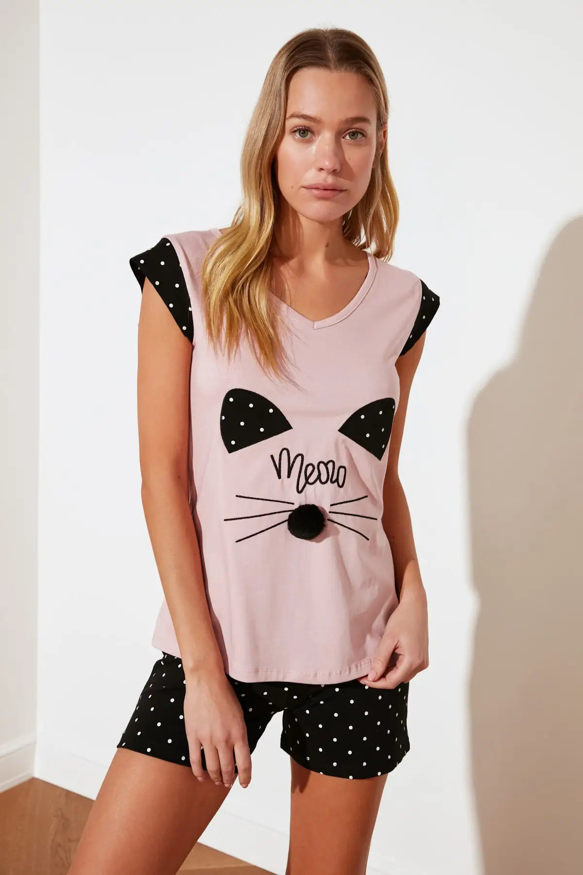 

Trendyol Printed Knitted Pajamas Set THMSS21PT1205