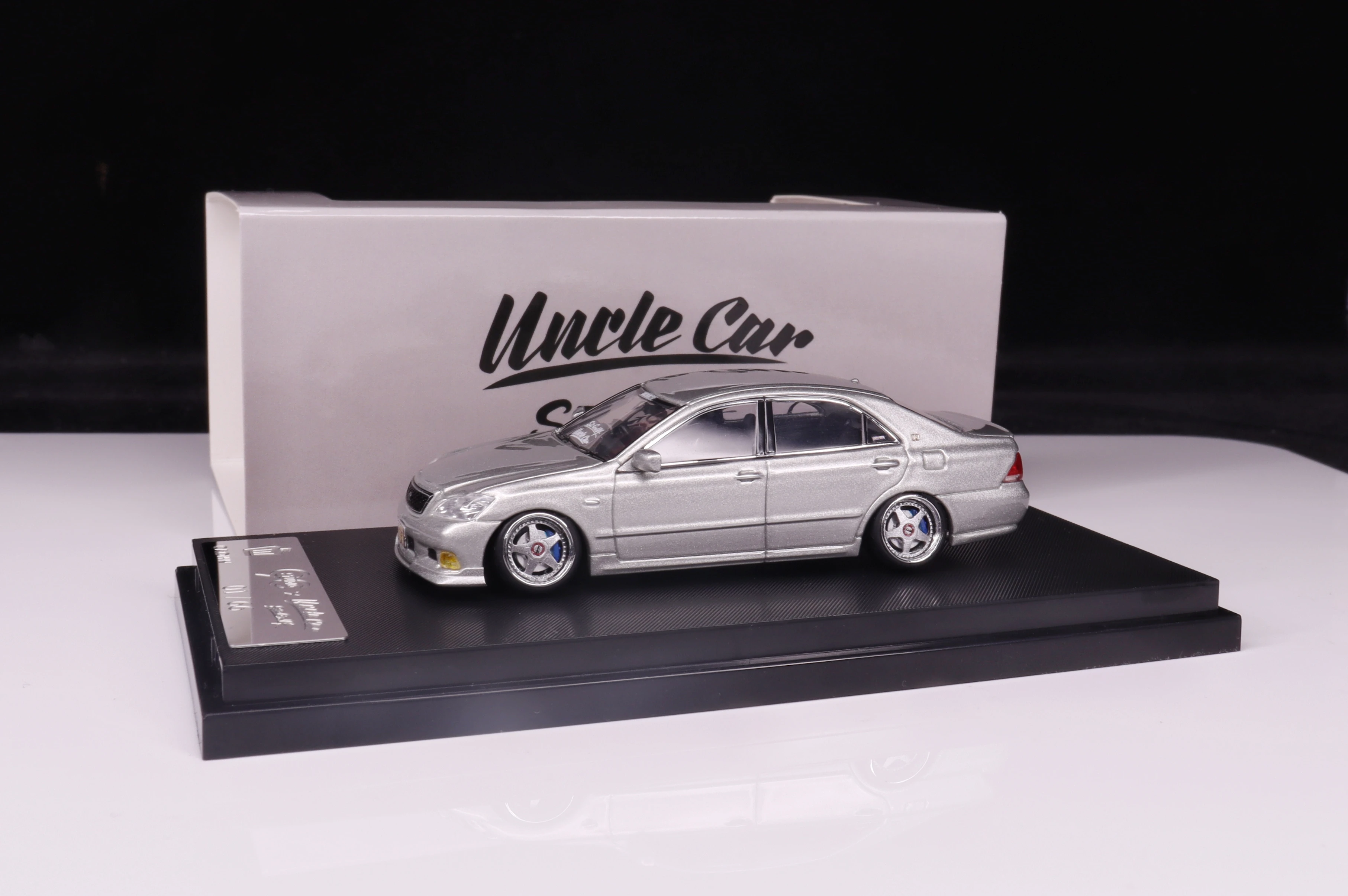 Дядя автомобиля 1:64 TOYOTA CROWN GRS184 VIP индивидуальная серебристая литая под давлением
