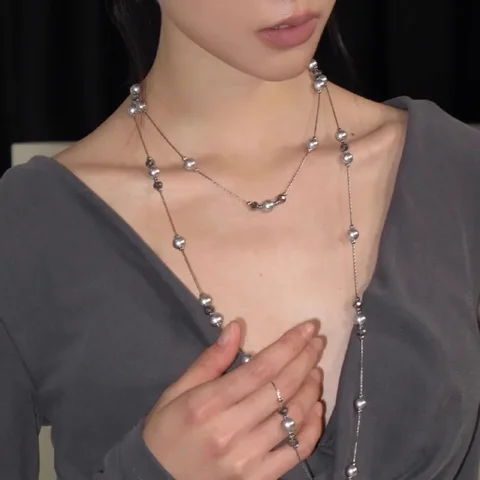Многослойное серебристо-серое ожерелье с искусственным жемчугом