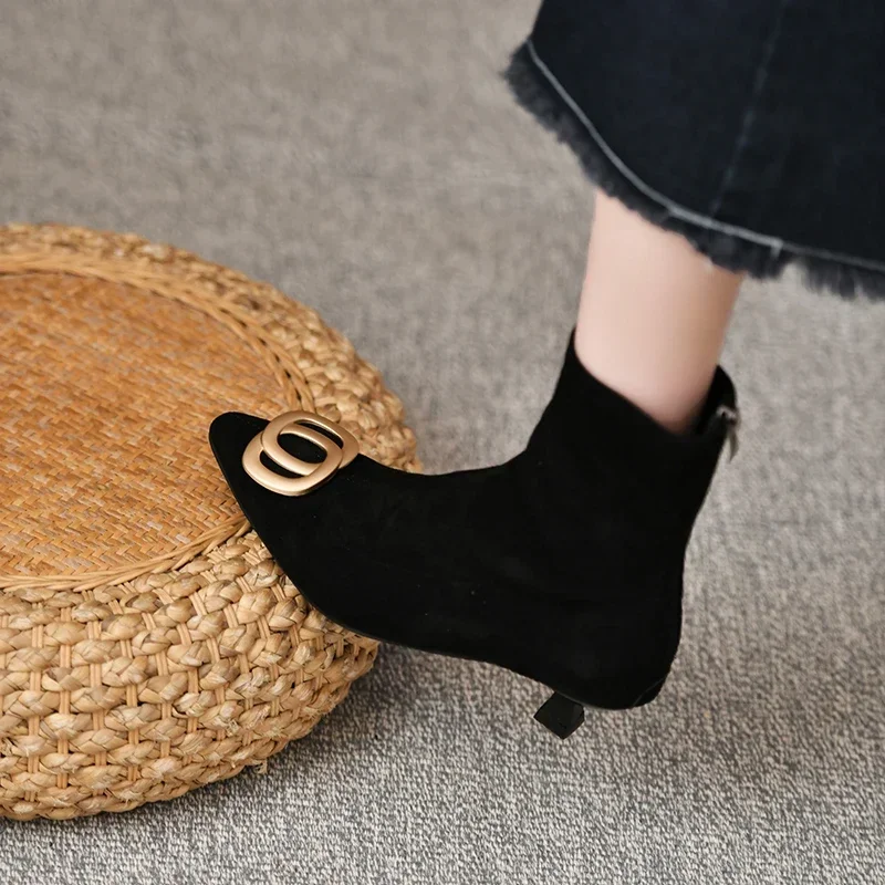 Женские эластичные тонкие ботинки на высоком каблуке с острым носком модные