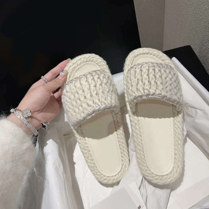 

2022 Summer New Ladies Sandals Knitted Wool Thick Sole Metal Buckle Casual Flat Slippers Lightweight Indoor Slippers Women's