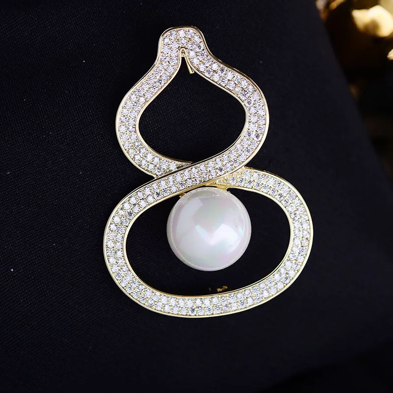 

New Cute Gourd Pearl Zircon Brooch Fashion Temperament Creative Pin Can Shake Clothing Corsage Female