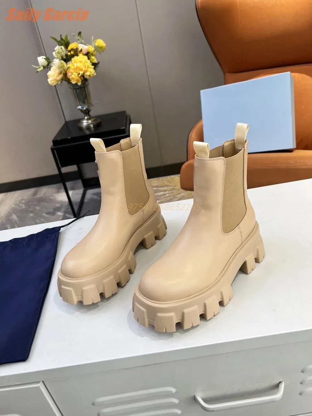 Однотонные кожаные ботинки без шнуровки розовые весенние женские увеличивающие