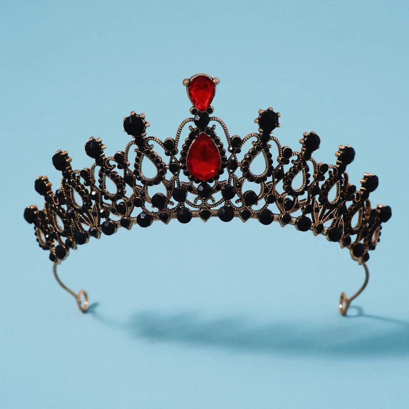 

Классическая Ретро тиара красного цвета, насыщенная барочной атмосферой, предназначенная для женских представлений