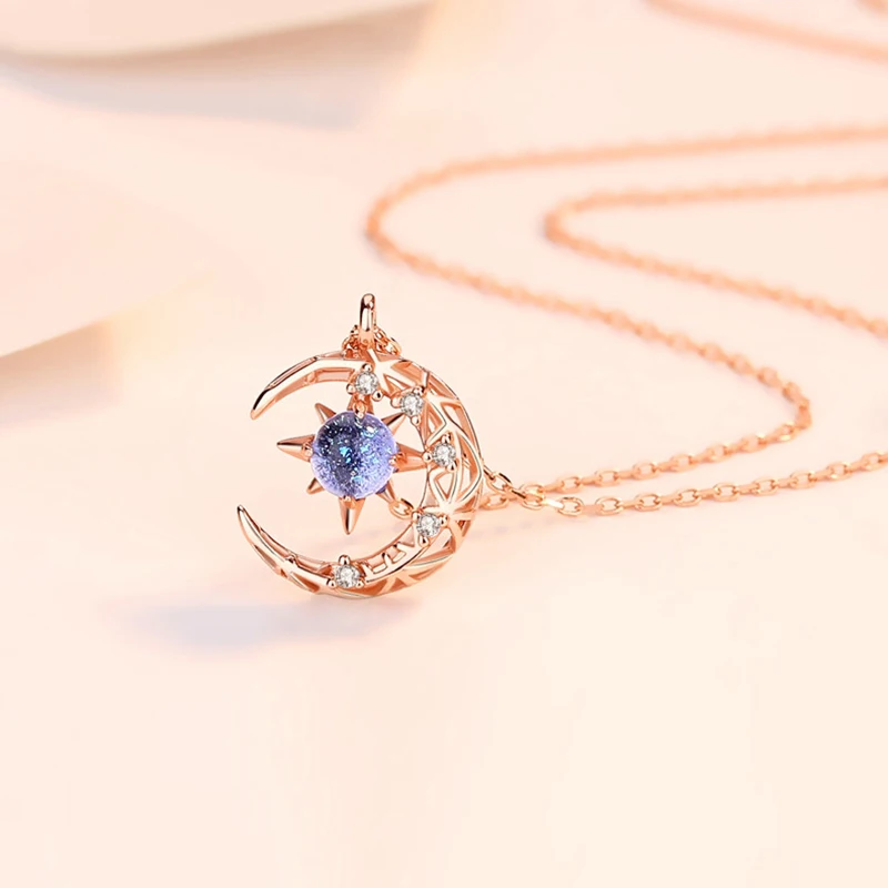 Женское колье с подвеской в виде звезд и Луны |